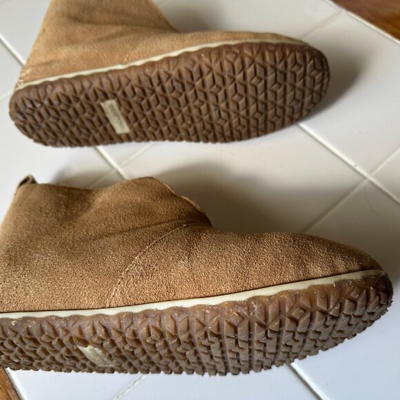 Minnetonka Tucson Moccasins, Sz. 8 - Picture 4 of 5